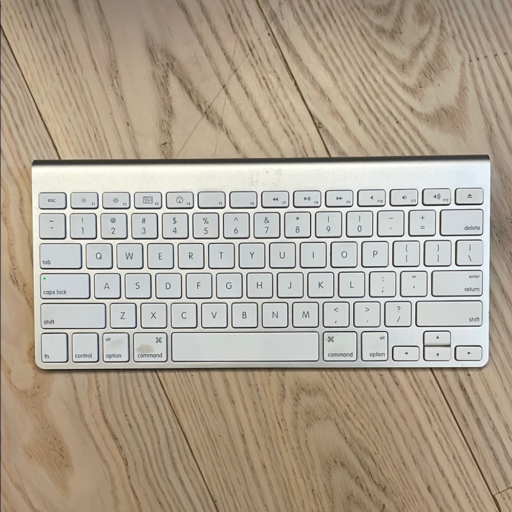 Apple Wireless Keyboard